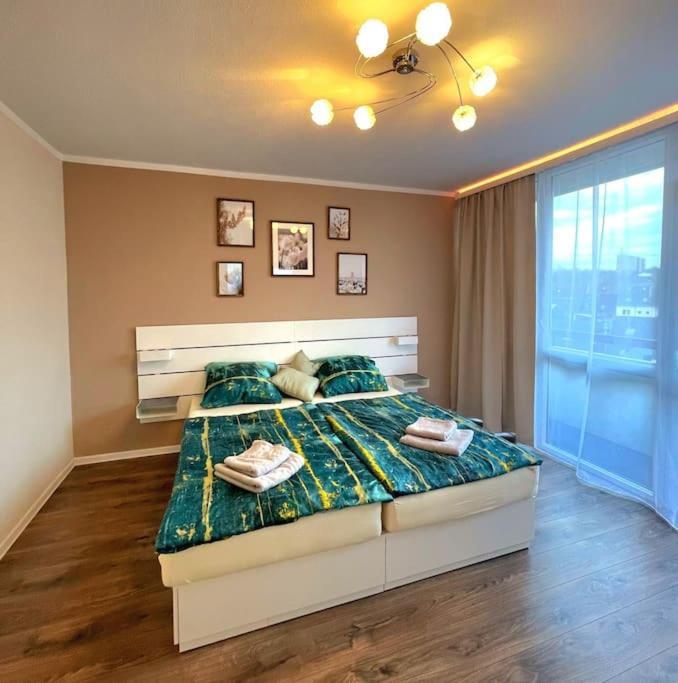 Grosse 3-Zimmer Wohnung, Zentrale Lage. ミュルハイム・アン・デア・ルール エクステリア 写真