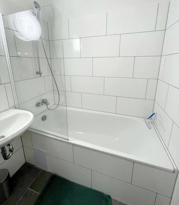 Grosse 3-Zimmer Wohnung, Zentrale Lage. ミュルハイム・アン・デア・ルール エクステリア 写真