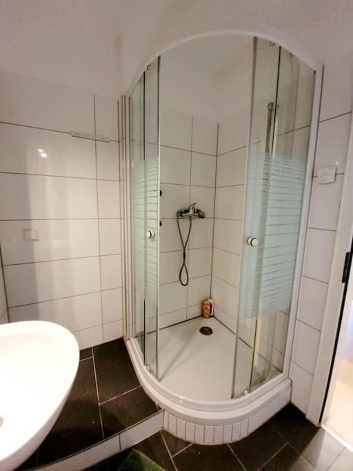 Grosse 3-Zimmer Wohnung, Zentrale Lage. ミュルハイム・アン・デア・ルール エクステリア 写真
